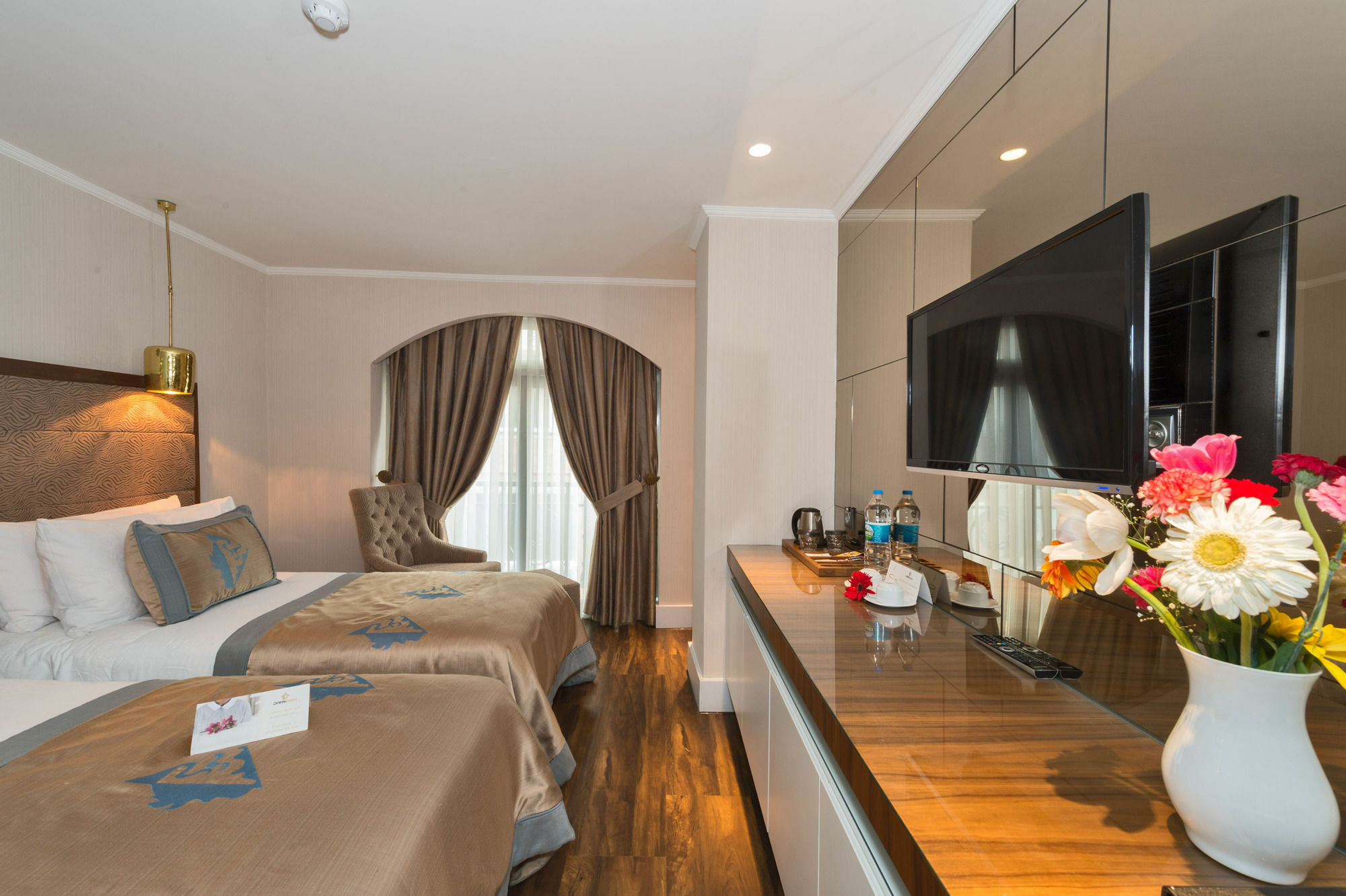 Darkmen Hotel Истанбул Екстериор снимка